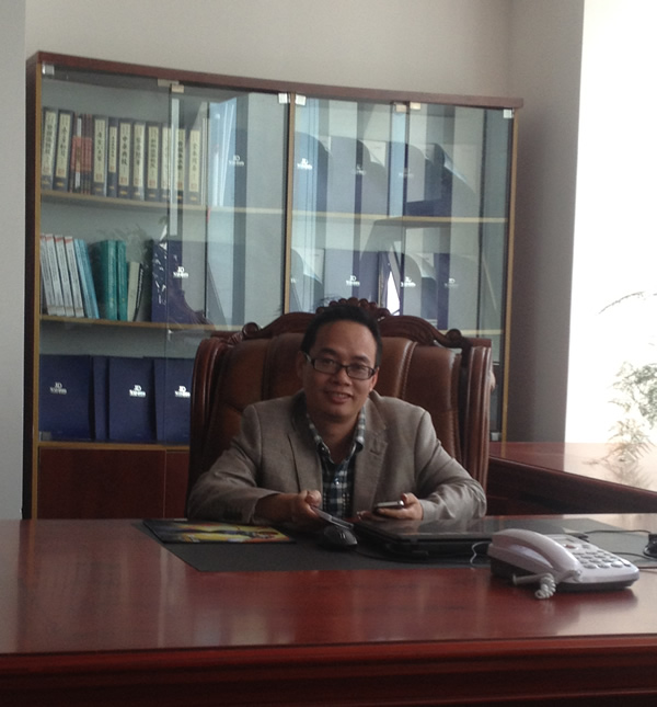常务副会长杨人春